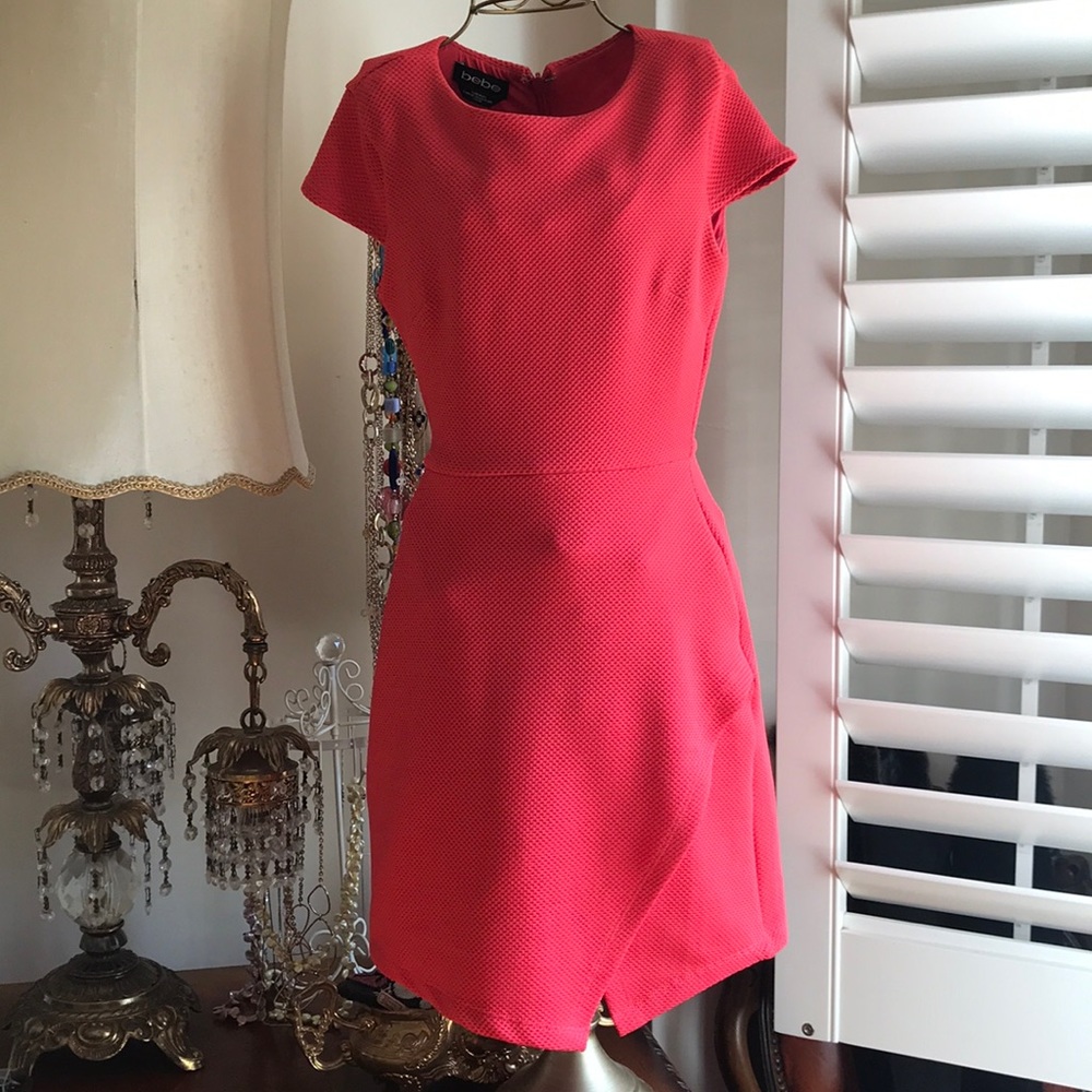 Bebe fitted cap sleeve coral dress